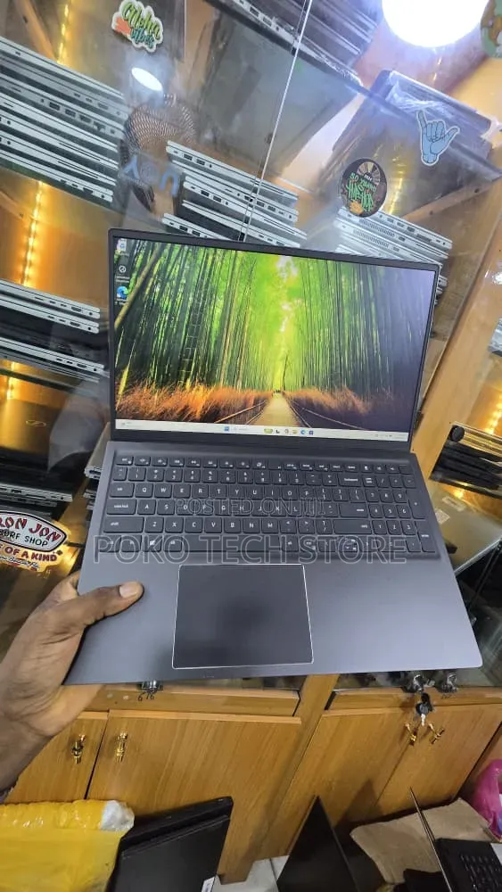 Laptop Dell 8GB AMD Ryzen 5 SSD 256GB
