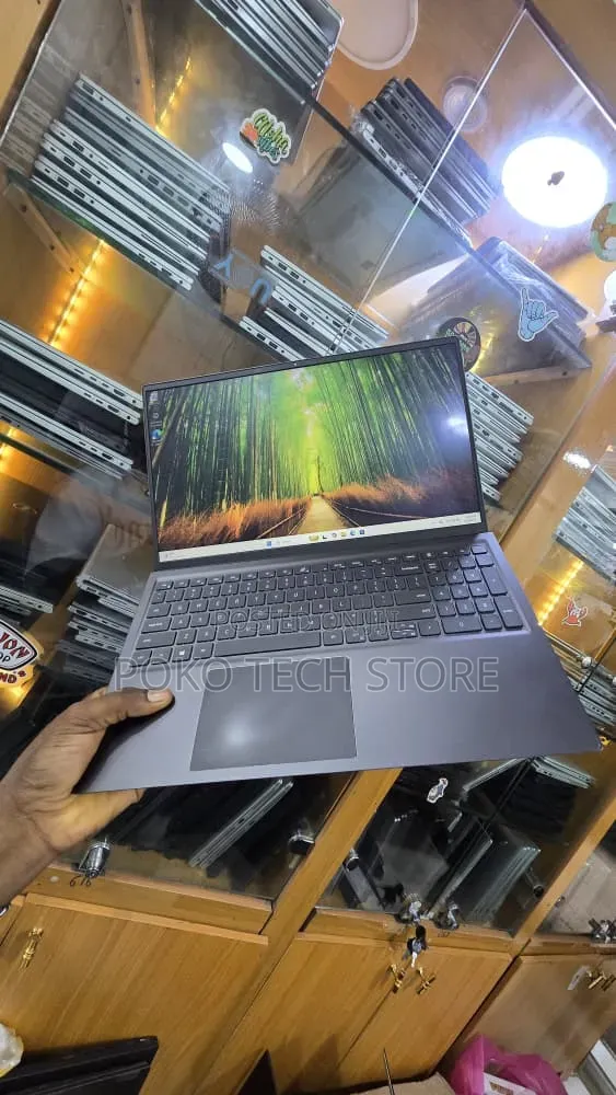 Laptop Dell 8GB AMD Ryzen 5 SSD 256GB