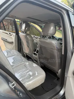 Mercedes-Benz M Class ML350 4MATIC 4dr SUV AWD (3.5L 6cyl 7A) 2015 Gray