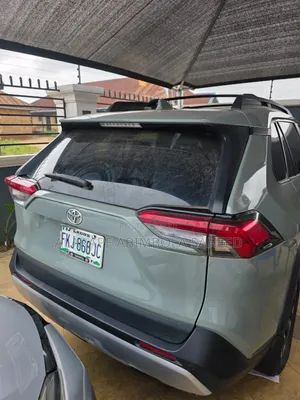 Toyota RAV4 Limited FWD 2020 Maroon
