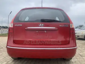Hyundai Elantra Touring SE Automatic 2012 Red