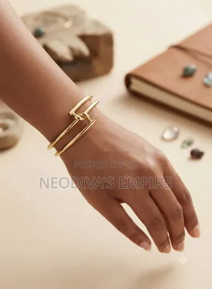 Am*ga Bangles