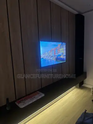 TV Console Exquisite