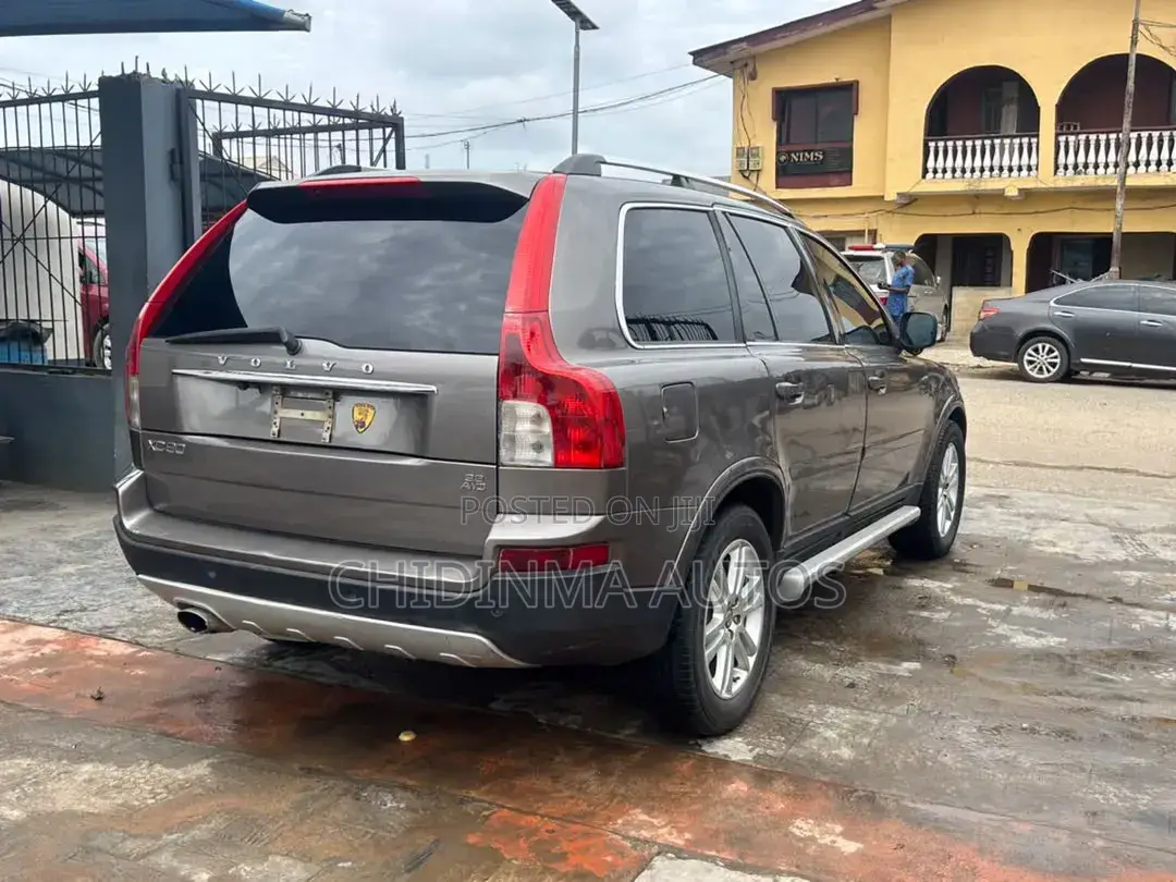 Volvo XC90 2010 Brown