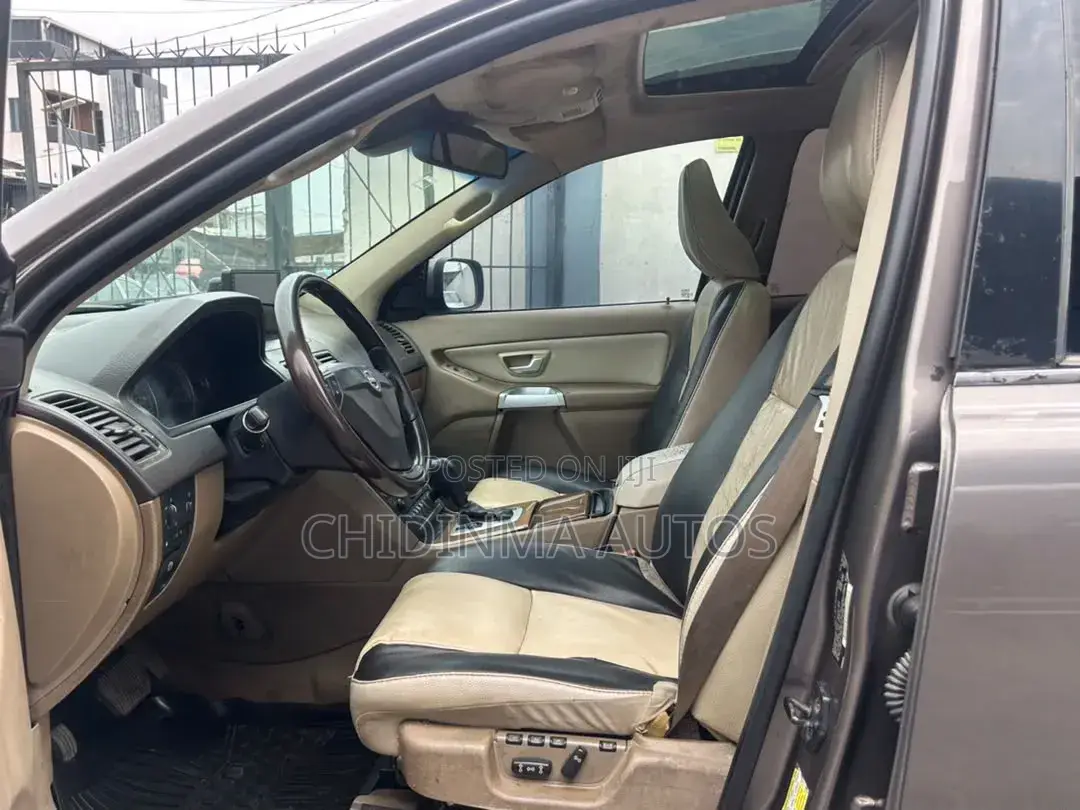 Volvo XC90 2010 Brown