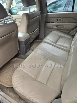 Nissan Pathfinder 2002 Silver