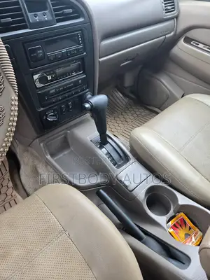 Nissan Pathfinder 2002 Silver