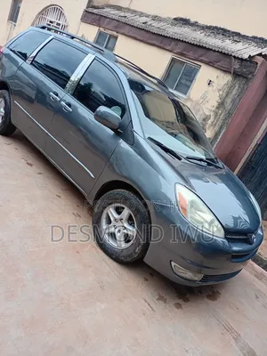 Toyota Sienna 2005