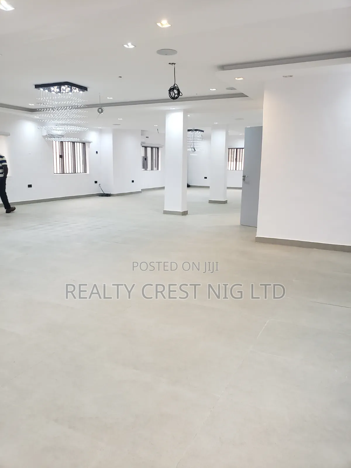 Serviced Open Office Space Measuring 160sqm