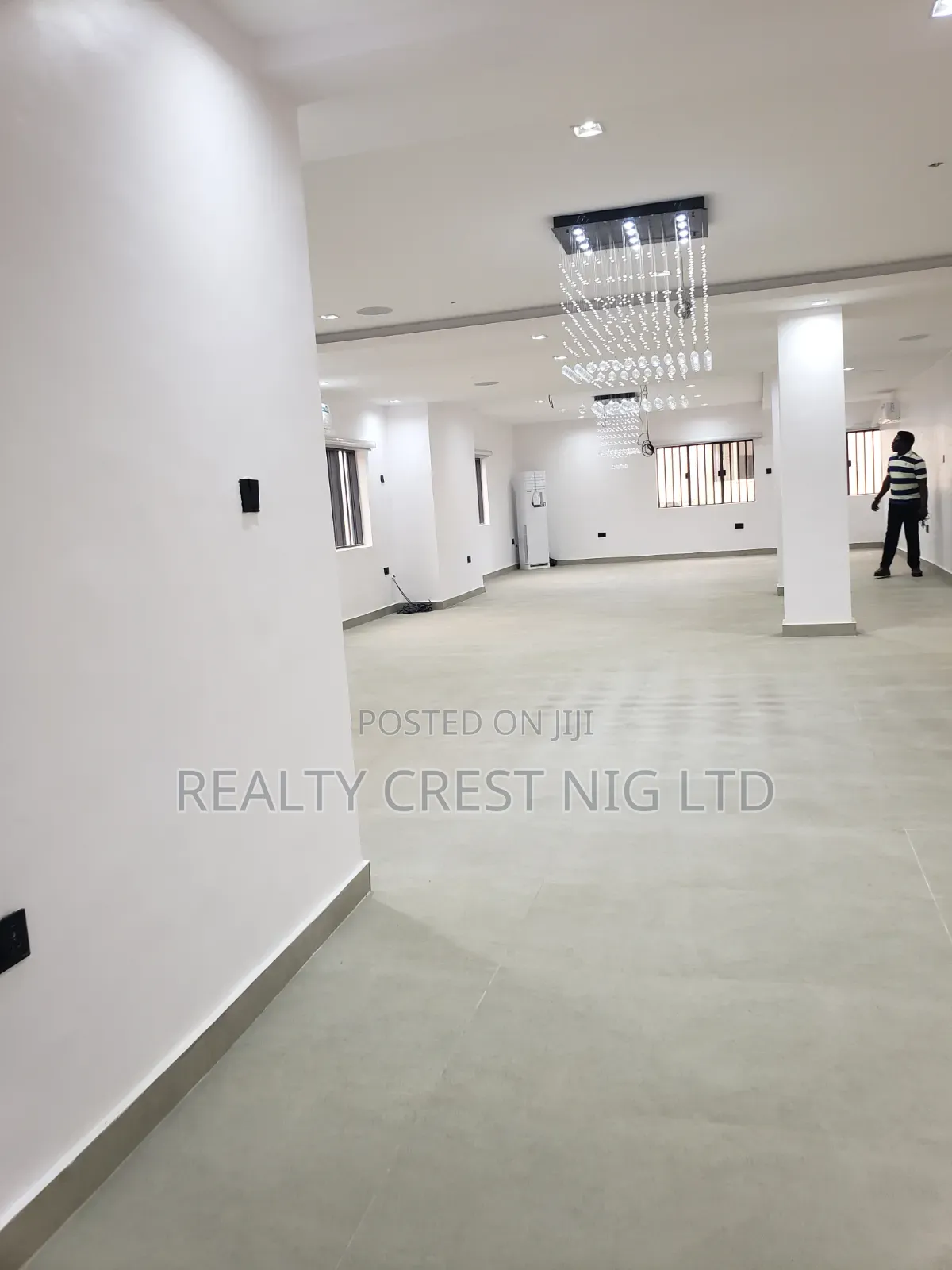 Serviced Open Office Space Measuring 160sqm