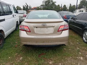 Toyota Camry 2008 Gold