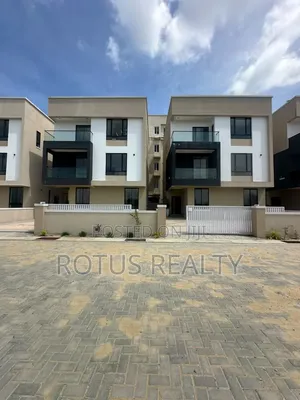 5bdrm Duplex in Osapa london for sale