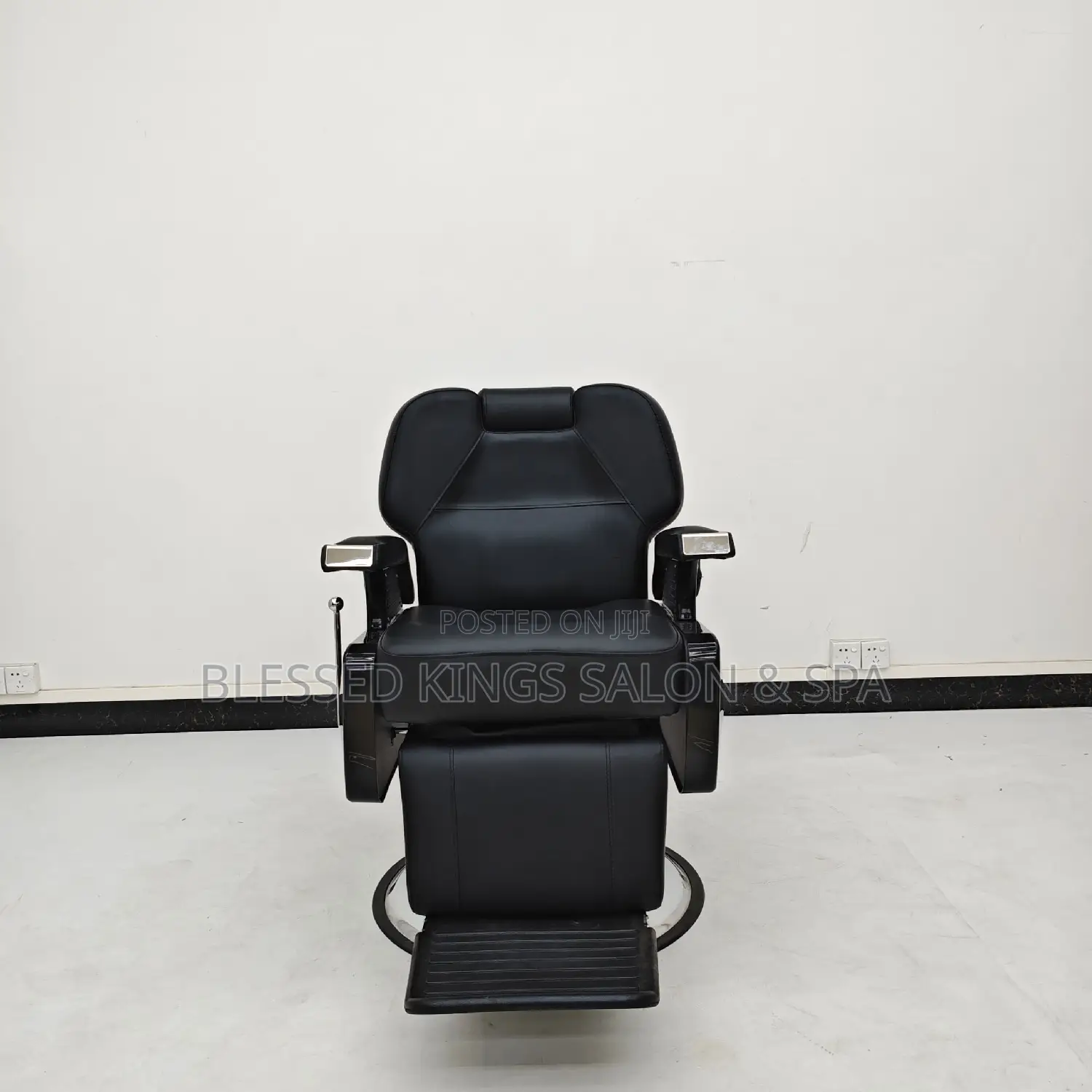 An Executive Barbers Chairs