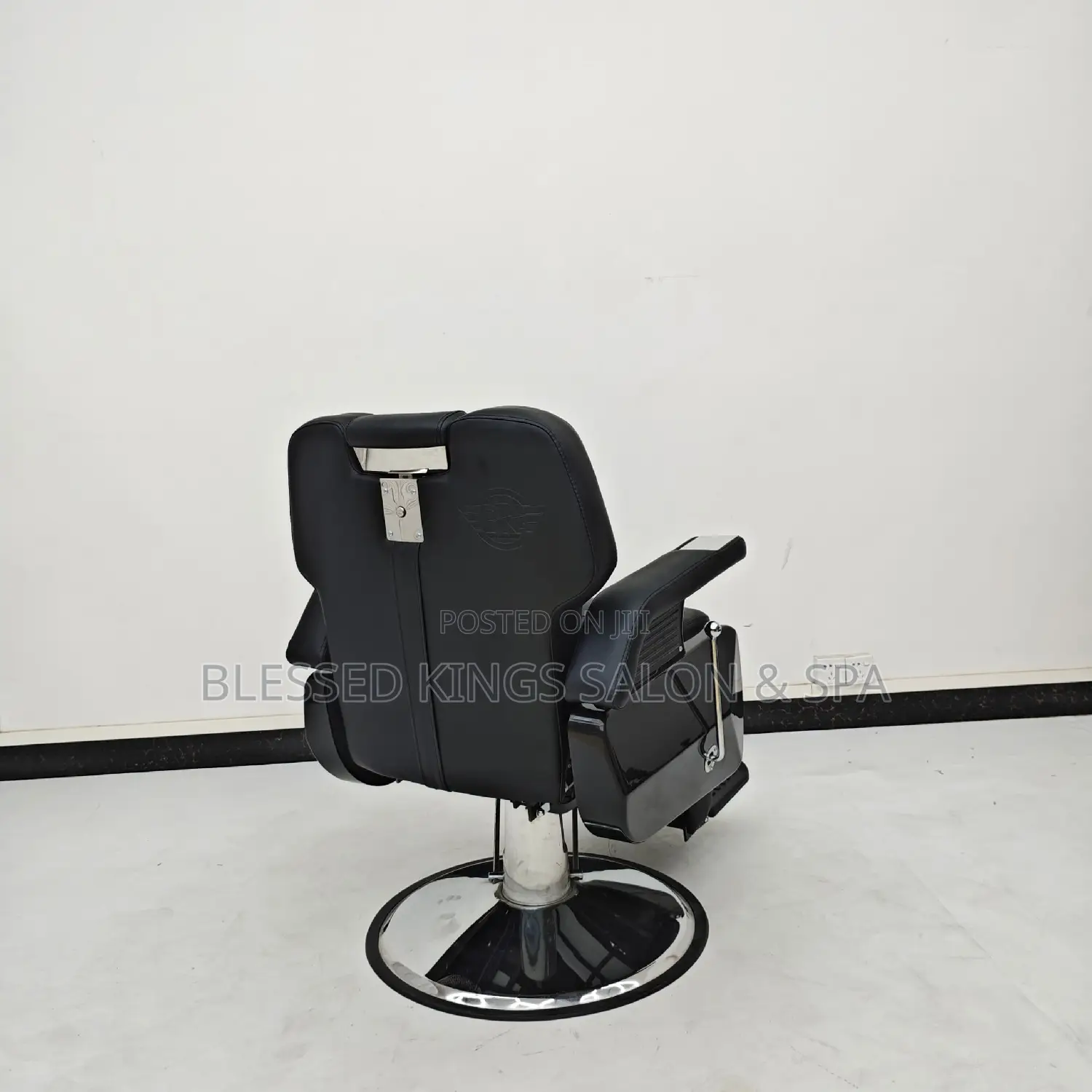 An Executive Barbers Chairs