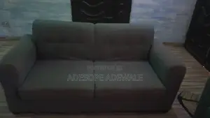 4 Seater Couche and Center Table