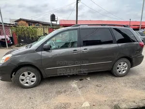 Toyota Sienna 2005 Gray
