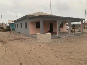 10bdrm Bungalow in Ogombo for sale