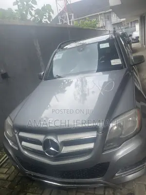 Mercedes-Benz GLK-Class Base GLK 350 4dr AWD 4MATIC (3.5L 6cyl 7A) 2015