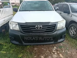Toyota Hilux 2012 White