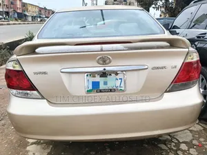 Toyota Camry LE 4dr Sedan (2.4L 4cyl 5A) 2006 Gold