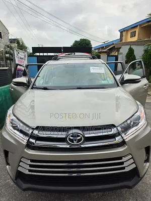Toyota Highlander 2015 Gold