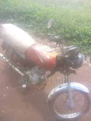 Bajaj Boxer 2020 Red