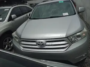 Toyota Highlander Limited 2012 Silver