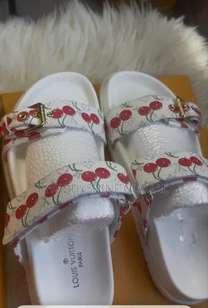 LV Slippers Slides