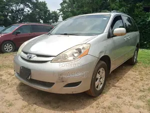 Toyota Sienna 2006 Silver