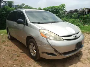 Toyota Sienna 2006 Silver