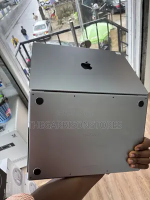 Laptop Apple MacBook Pro 2021 M1 64GB Apple M1 Pro SSD 4T