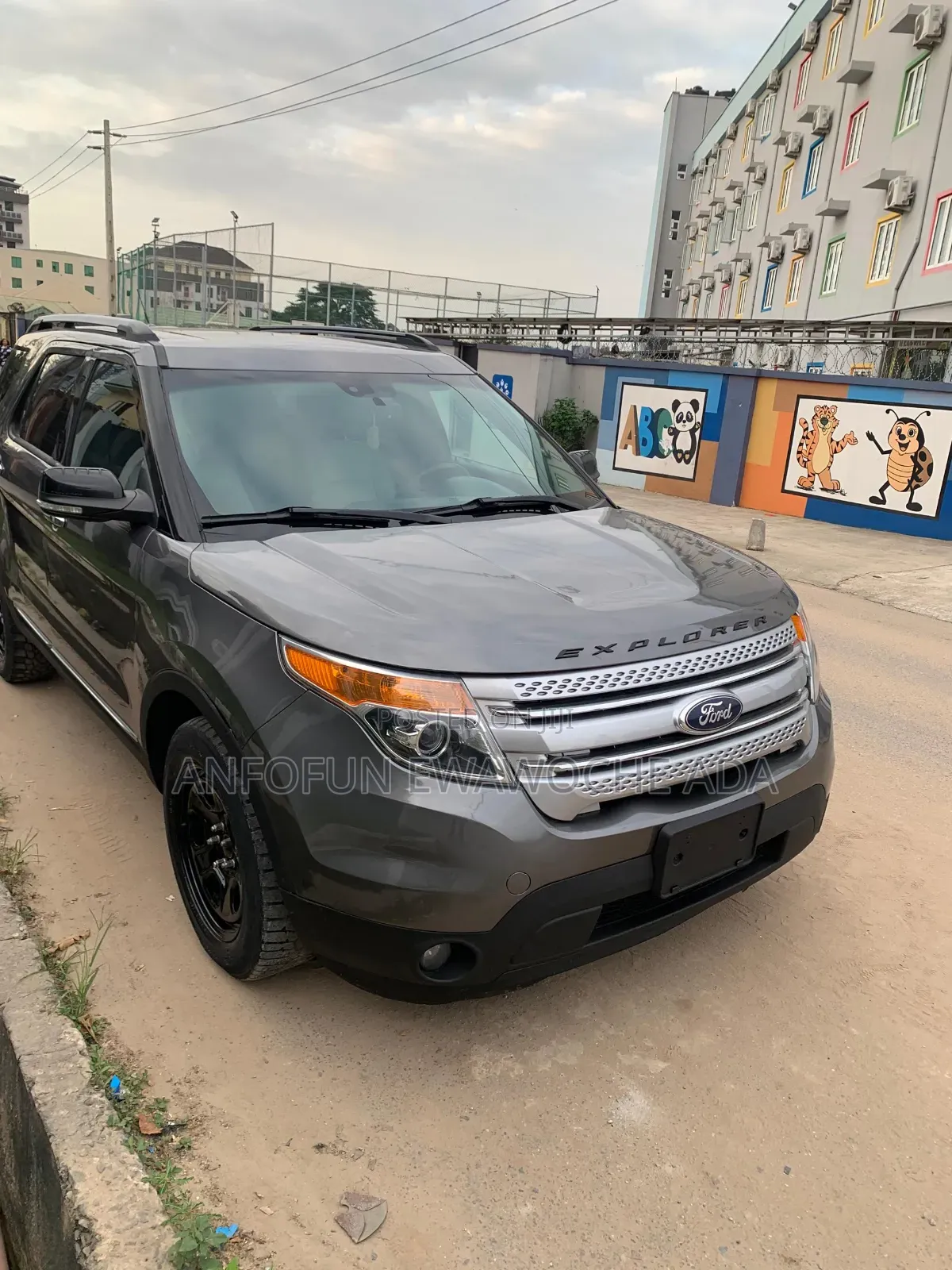 Ford Explorer 2013 Gray