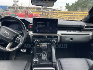 Toyota Tacoma 2024 Green