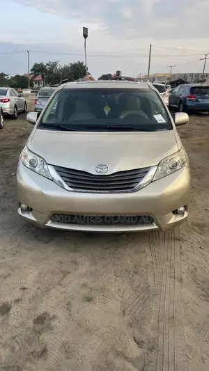 Toyota Sienna XLE 8 Passenger 2012 Gold