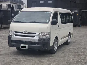 Toyota HiAce 2019 White