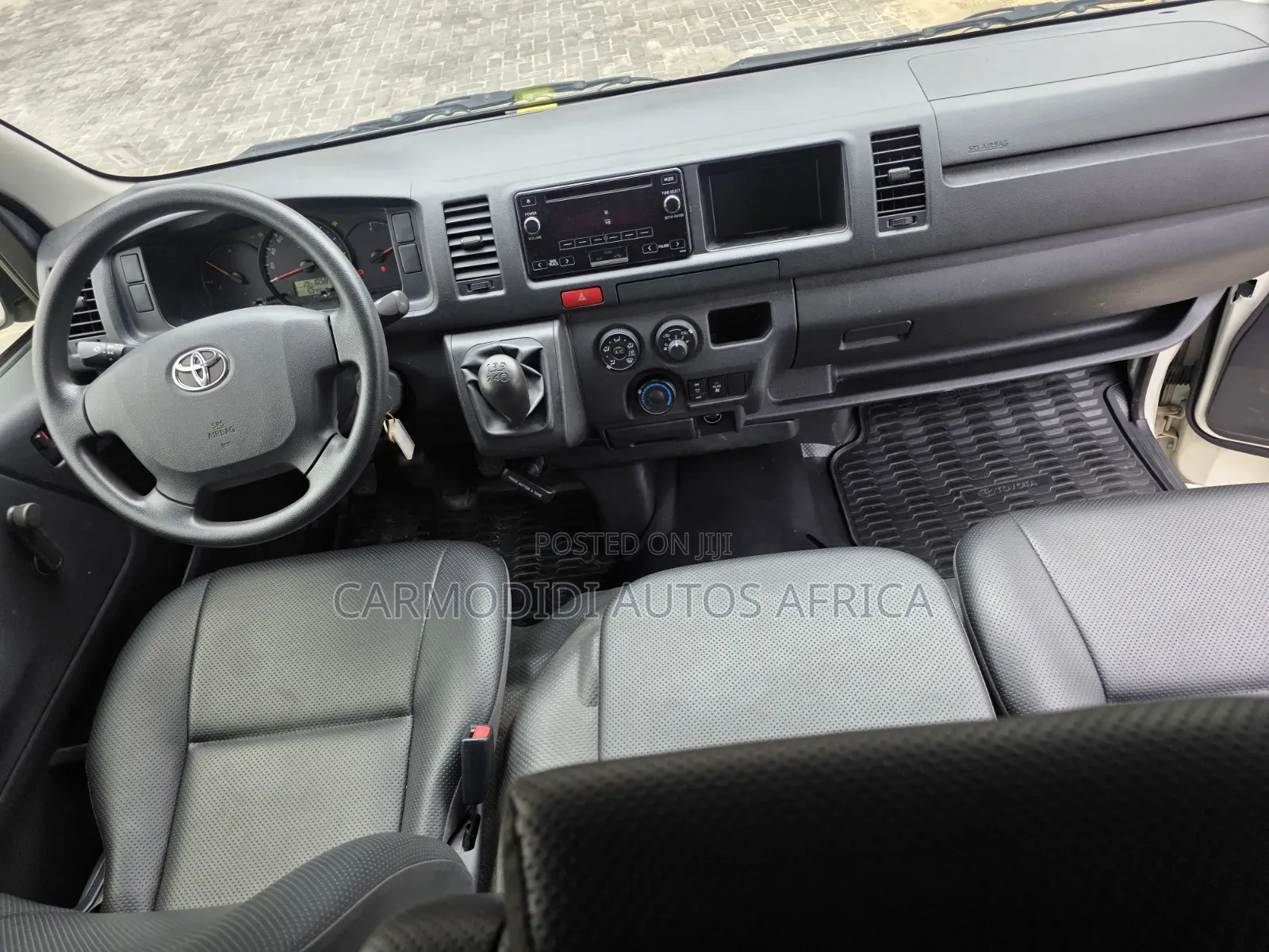 Toyota HiAce 2019 White