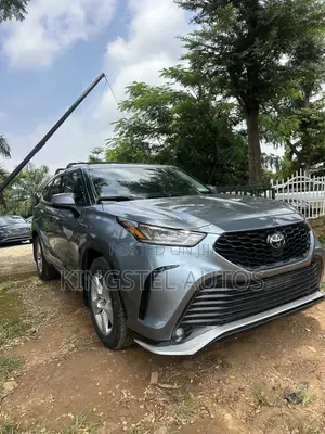 Toyota Highlander LE AWD 2020 Gray