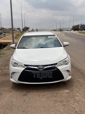 Toyota Camry LE 4dr Sedan (2.5L 4cyl 6A) 2016 White
