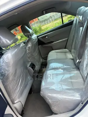 Toyota Camry LE 4dr Sedan (2.5L 4cyl 6A) 2016 White