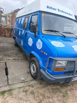 Bus 2003 Blue