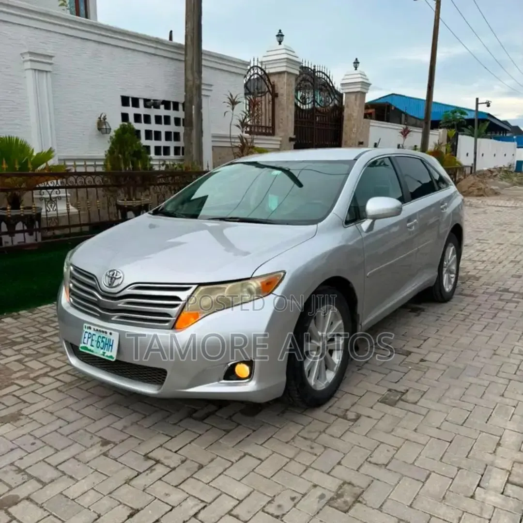 Toyota Venza 2011 Silver