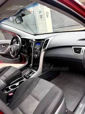 Hyundai Elantra Sport Sedan FWD (1.6L 4cyl 6M) 2017 Red