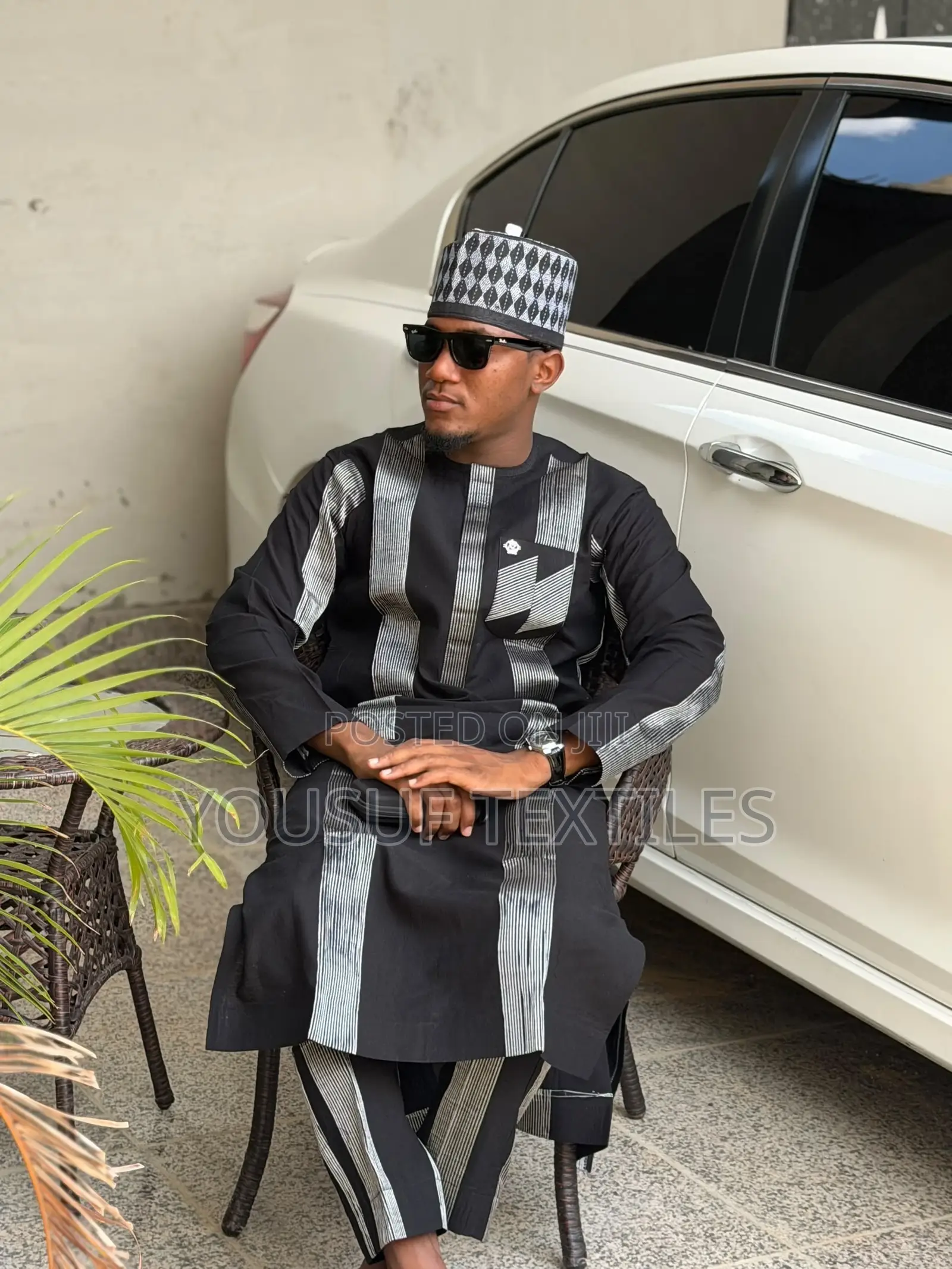 Exclusive Vanetey *Black White* 18,000 Per Yard