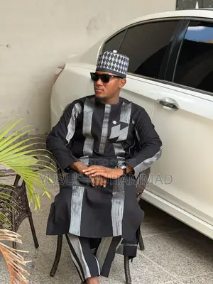 Exclusive Vanetey *Black White* 18,000 Per Yard