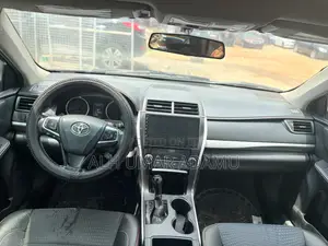 Toyota Camry 2016 Silver