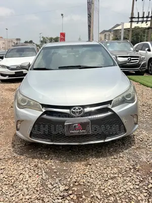 Toyota Camry 2016 Silver