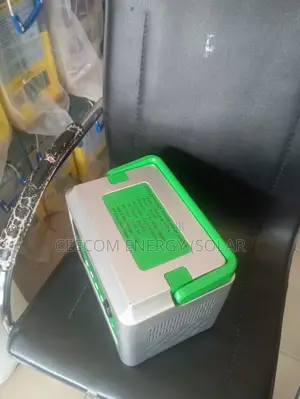 King on 600w/768wh Solar Generator