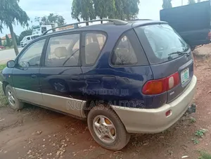 Toyota Picnic 2.0 FWD 2004 Blue
