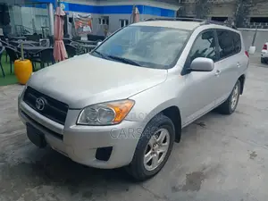 Toyota RAV4 2011 Silver