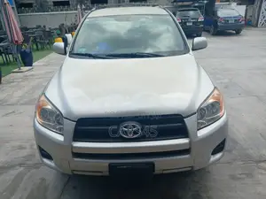 Toyota RAV4 2011 Silver